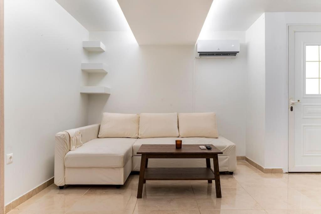 Apartment At Ano Glifada. Афины Экстерьер фото