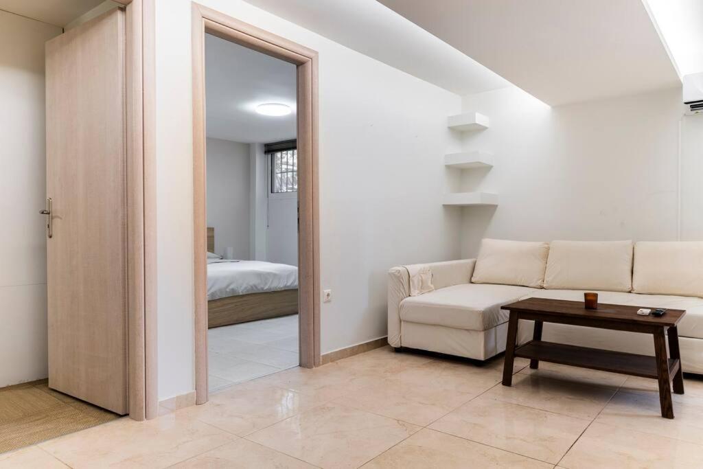 Apartment At Ano Glifada. Афины Экстерьер фото