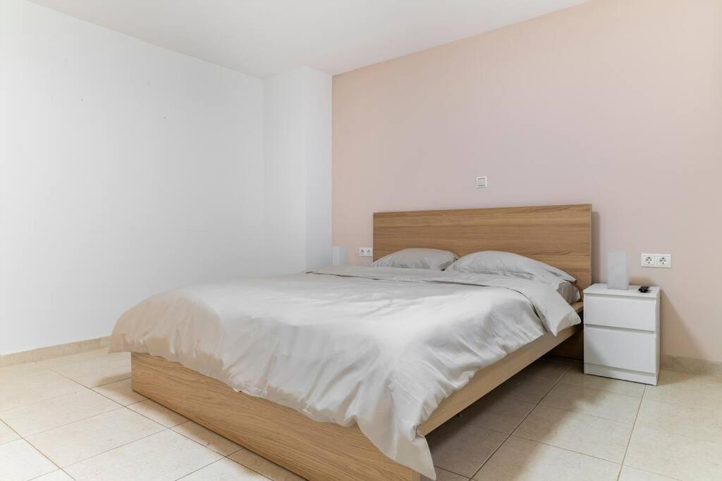 Apartment At Ano Glifada. Афины Экстерьер фото
